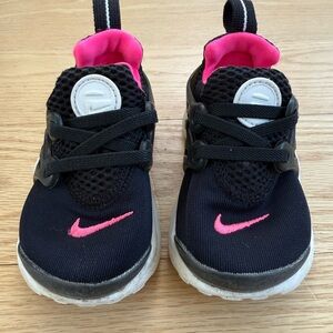 Nike Presto Toddler size 5 Black Sneakers with Pink Accents